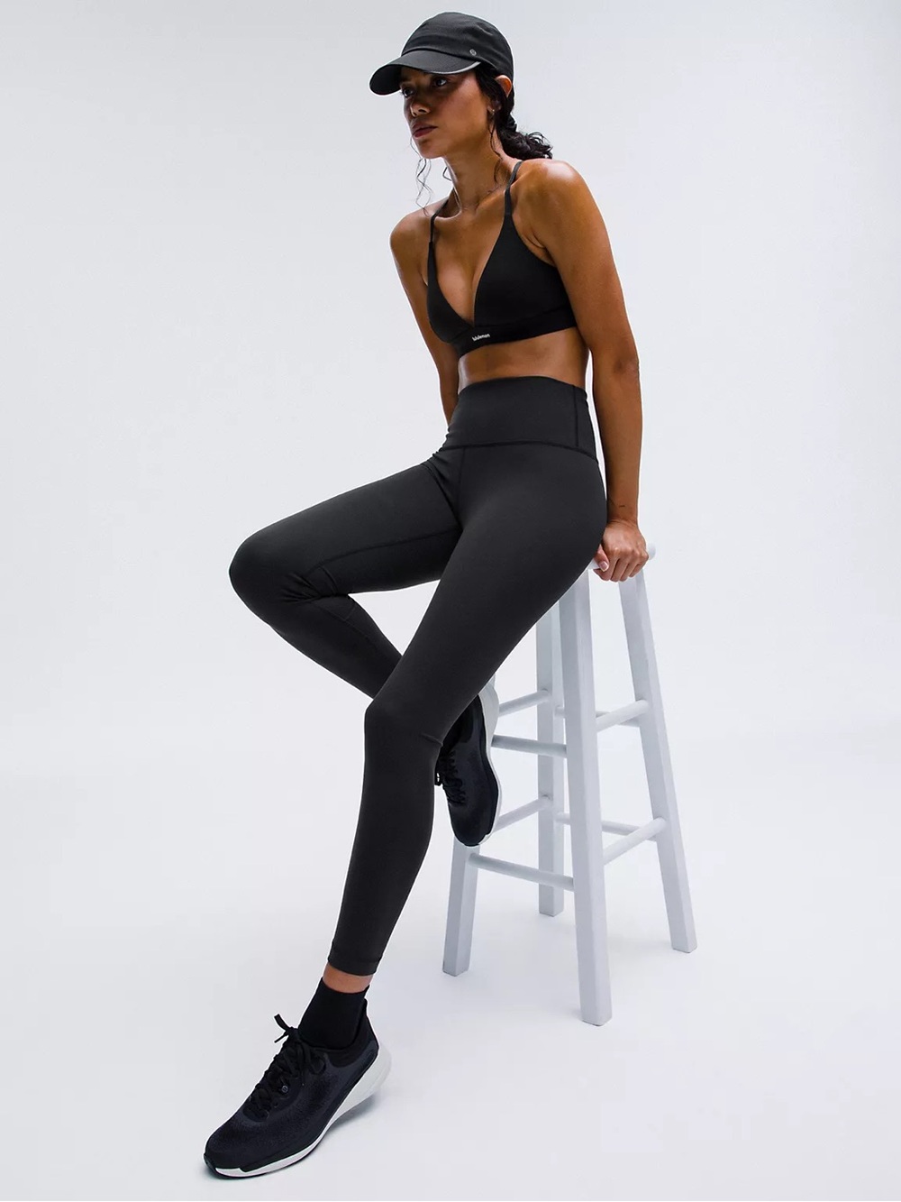 LULULEMON Wunder Train High-Rise Tight 25" BLACK sz 4
$98